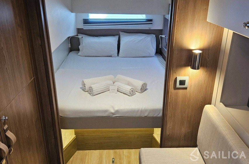 Bali 4.2 - Yacht Charter Sailica