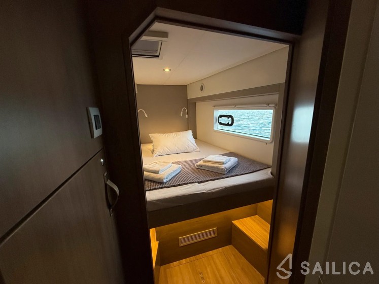 Bali 4.2 - Yacht Charter Sailica