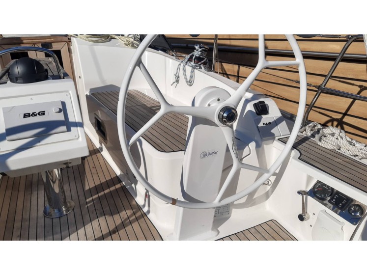 Bavaria 37 Cruiser - Yacht Charter Sailica