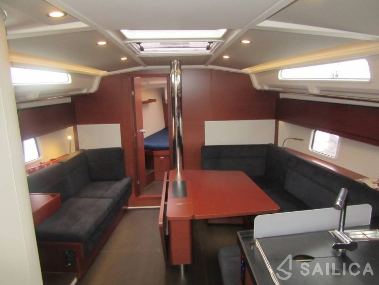 Hanse 418 - Yacht Charter Sailica