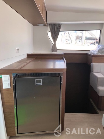 Lagoon 42 - Yacht Charter Sailica