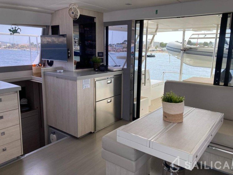 Leopard 43 PC - Yacht Charter Sailica