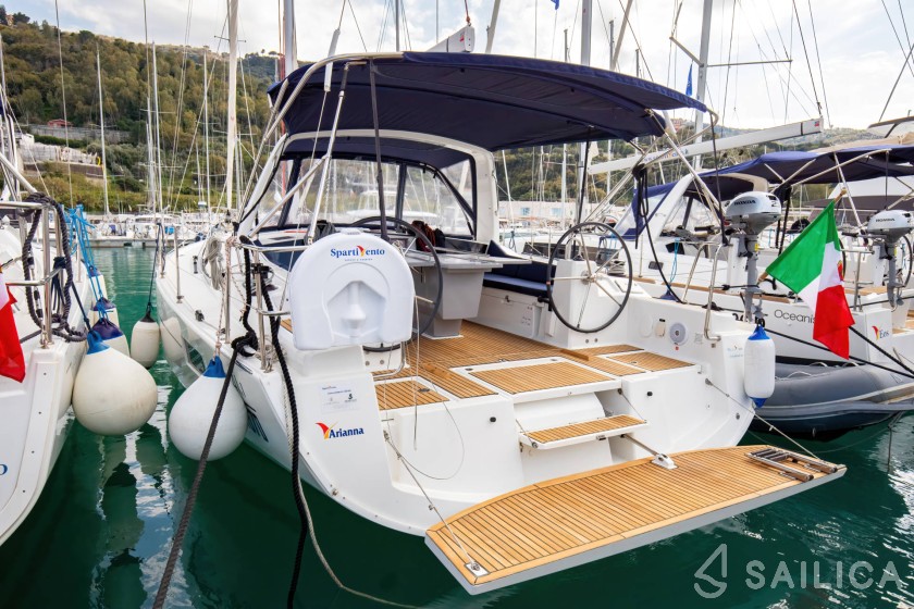 Oceanis 41.1 - Yacht Charter Sailica