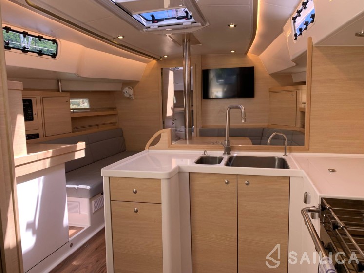 Delta 41 - Yacht Charter Sailica