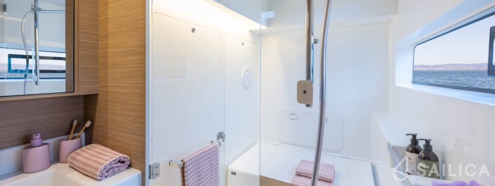 Lagoon 38 - Yacht Charter Sailica