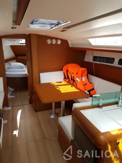 Sun Odyssey 419 - Yacht Charter Sailica