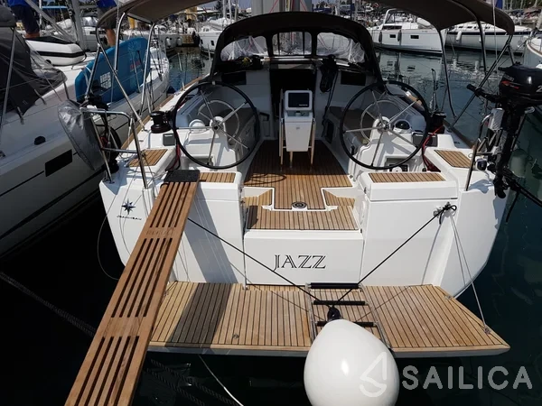 Sun Odyssey 419 - Yacht Charter Sailica