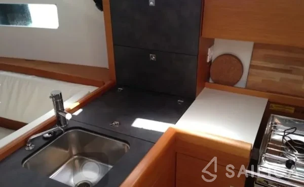 Sun Odyssey 349 - Yacht Charter Sailica