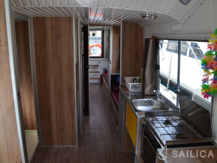 Eau Claire 1130 - Yacht Charter Sailica