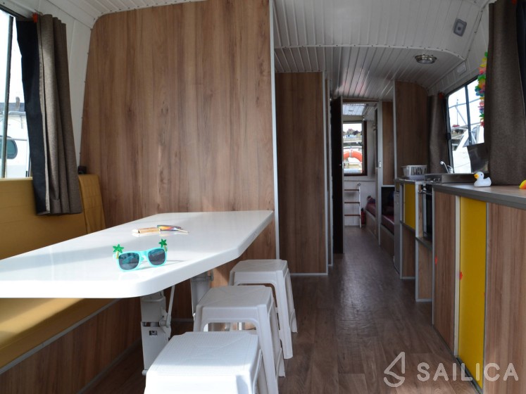 Eau Claire 1130 - Yacht Charter Sailica
