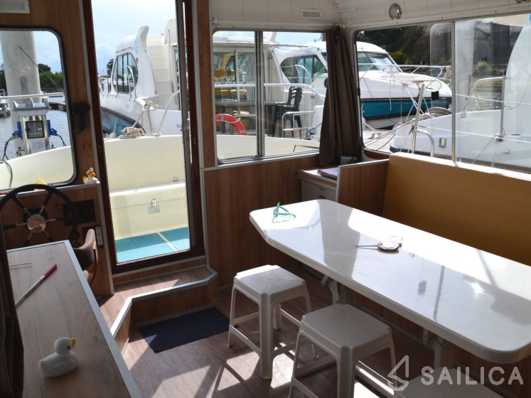 Eau Claire 1130 - Yacht Charter Sailica