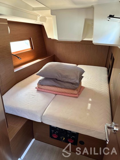 Oceanis 46.1 - Yacht Charter Sailica