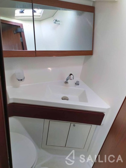 Oceanis 46.1 - Yacht Charter Sailica