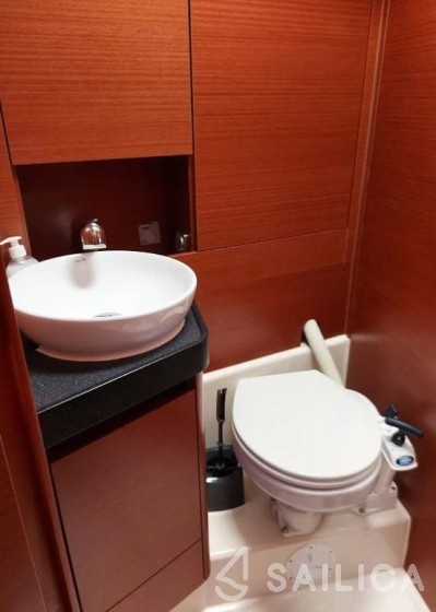 Hanse 418 - Yacht Charter Sailica