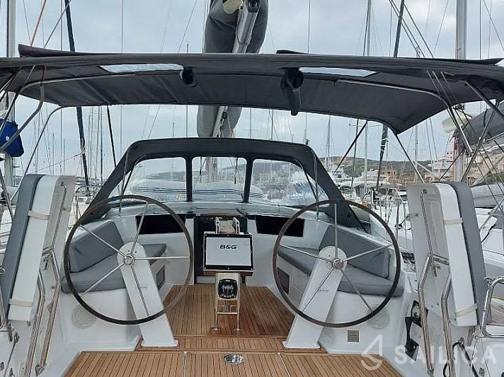 Hanse 418 - Yacht Charter Sailica