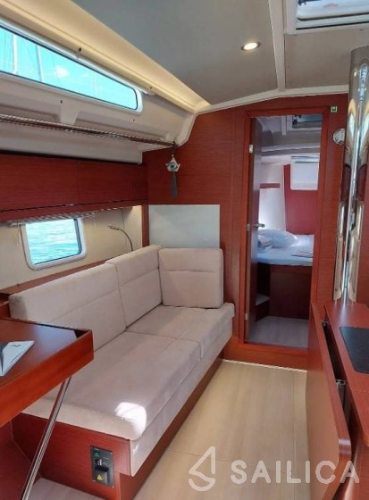 Hanse 418 - Yacht Charter Sailica