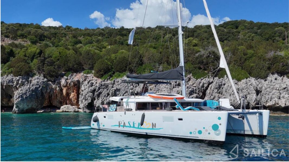 Lagoon 450  Flybridge - Yacht Charter Sailica