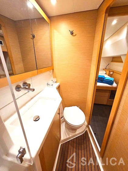 Lagoon 450  Flybridge - Yacht Charter Sailica