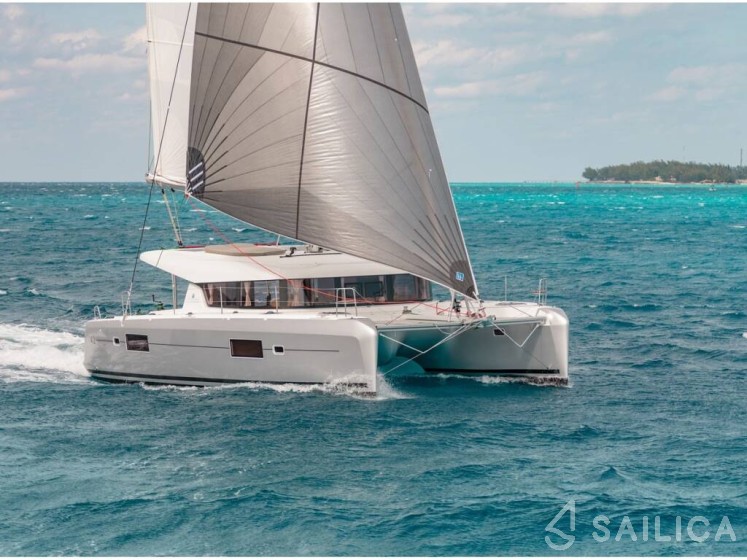 Lagoon 42 - Yacht Charter Sailica
