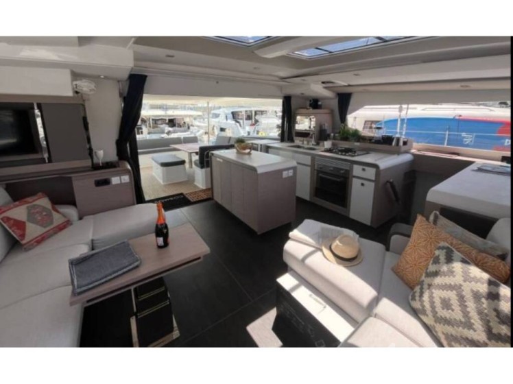 Aura 51 - Yacht Charter Sailica