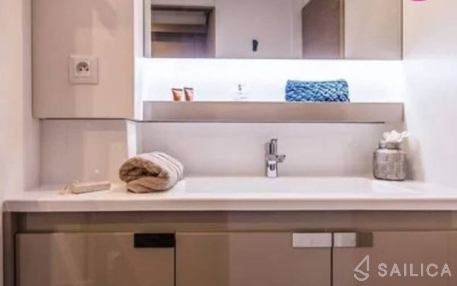 Aura 51 - Yacht Charter Sailica