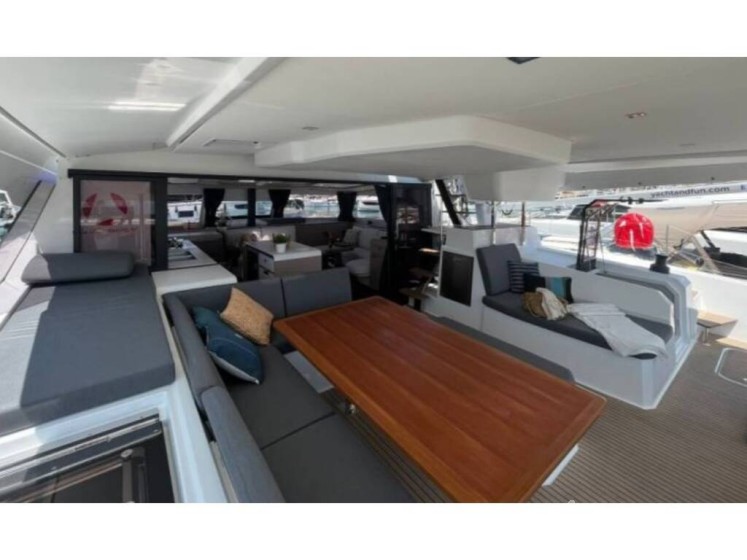 Aura 51 - Yacht Charter Sailica