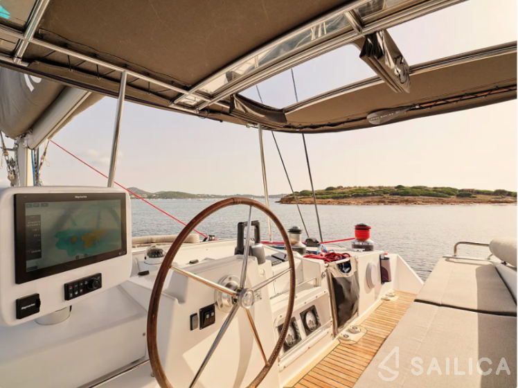 Lagoon 50 - Yacht Charter Sailica