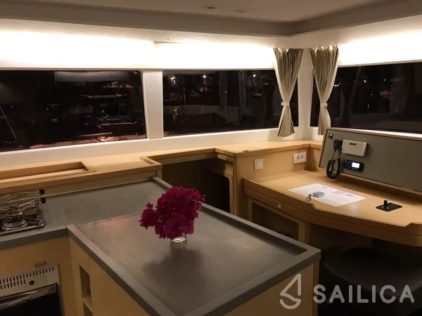 Lagoon 450 S - 4 + 2 cab. - Yacht Charter Sailica