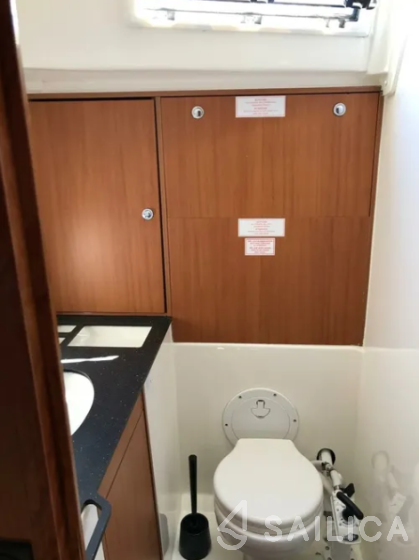 Bavaria 45 Cruiser - Yacht Charter Sailica