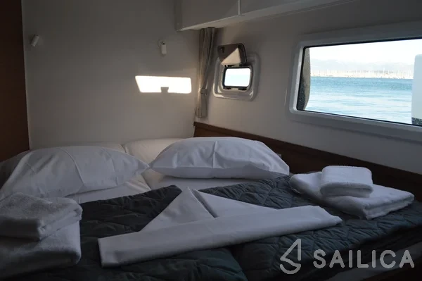Lagoon 42 - Yacht Charter Sailica