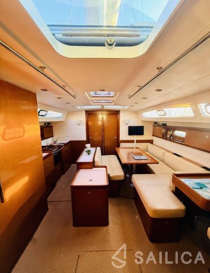 Oceanis 50 Family - Yacht Charter Sailica