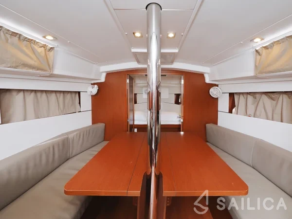 Oceanis 35.1 - Yacht Charter Sailica
