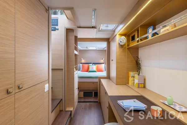 Lagoon 43 Power - Yacht Charter Sailica