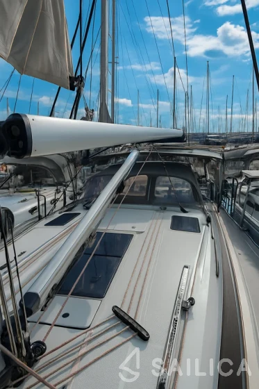 Bavaria 41 Cruiser - Yacht Charter Sailica