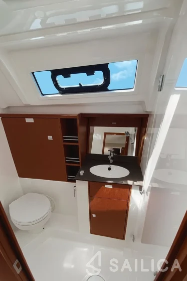 Bavaria 41 Cruiser - Yacht Charter Sailica