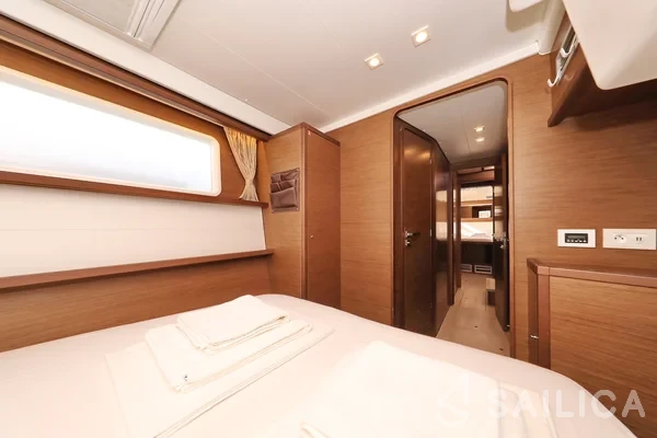 Lagoon 450  Flybridge - Yacht Charter Sailica