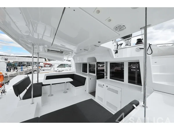 Lagoon 450  Flybridge - Yacht Charter Sailica