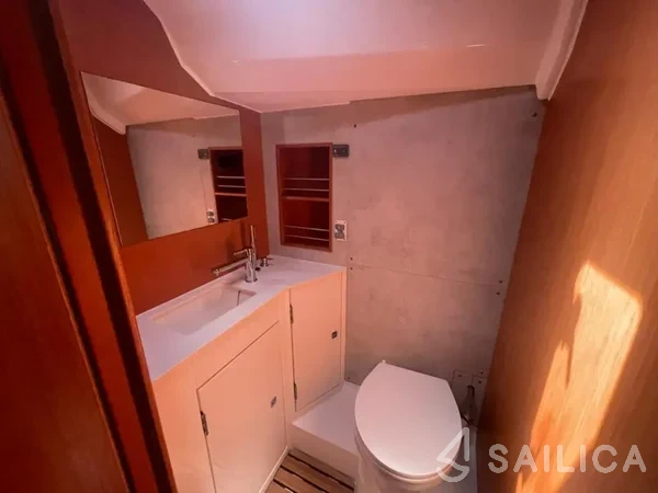 Bavaria C42 - Yacht Charter Sailica