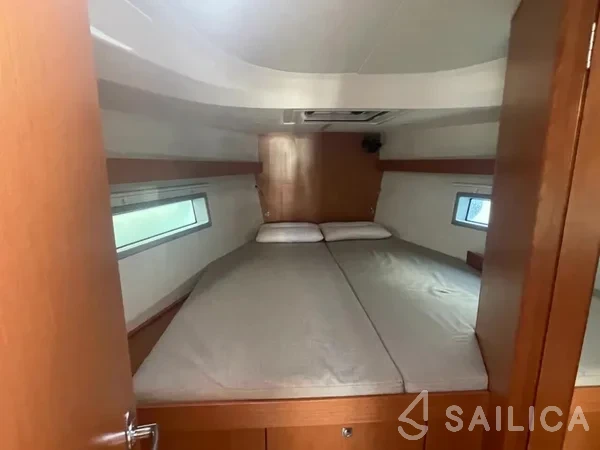 Bavaria C42 - Yacht Charter Sailica