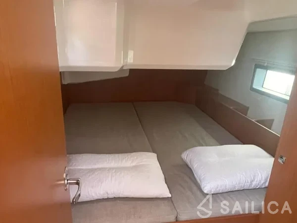 Bavaria C42 - Yacht Charter Sailica