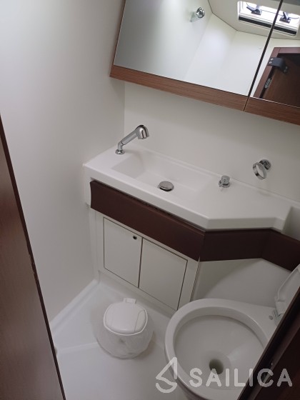 Oceanis 46.1 - Yacht Charter Sailica