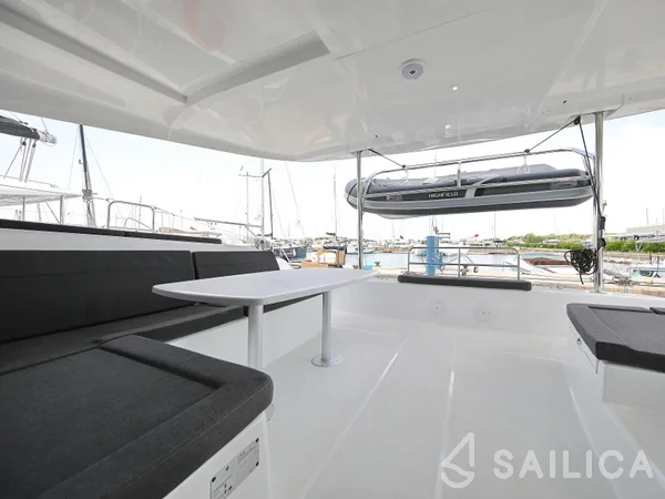 Lagoon 42 - Yacht Charter Sailica