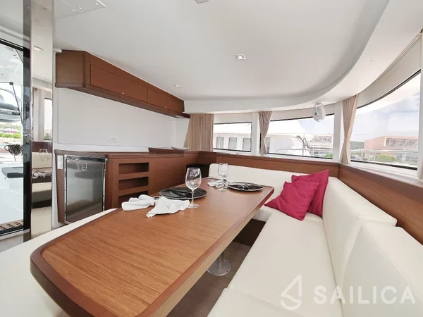 Lagoon 42 - Yacht Charter Sailica