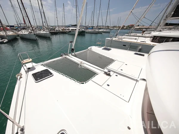 Lagoon 42 - Yacht Charter Sailica