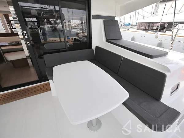 Lagoon 42 - Yacht Charter Sailica