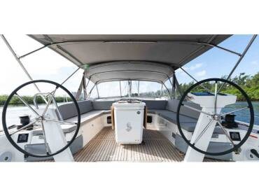 Oceanis 51.1 - Yacht Charter Sailica