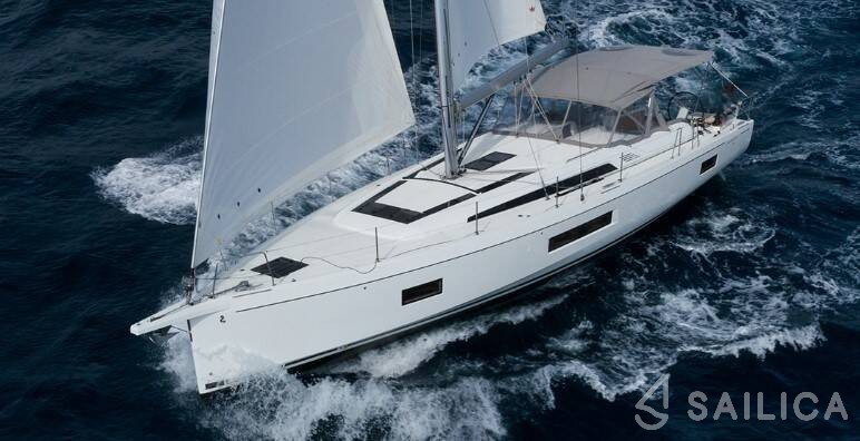 Oceanis 51.1 - Yacht Charter Sailica