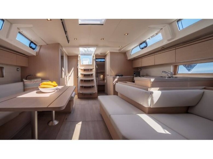 Oceanis 51.1 - Yacht Charter Sailica