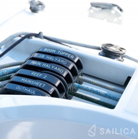 Oceanis 51.1 - Yacht Charter Sailica