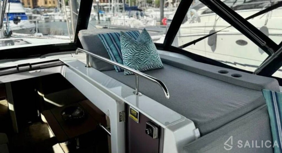 Oceanis 51.1 - Yacht Charter Sailica